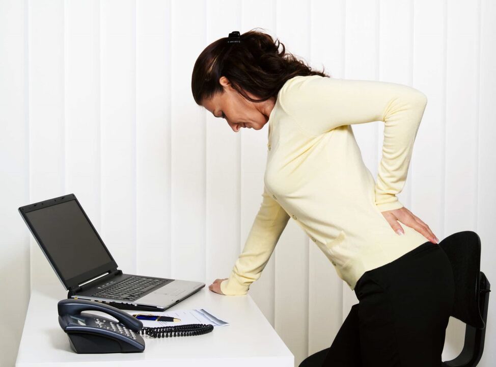 back pain in the lower back photo 3
